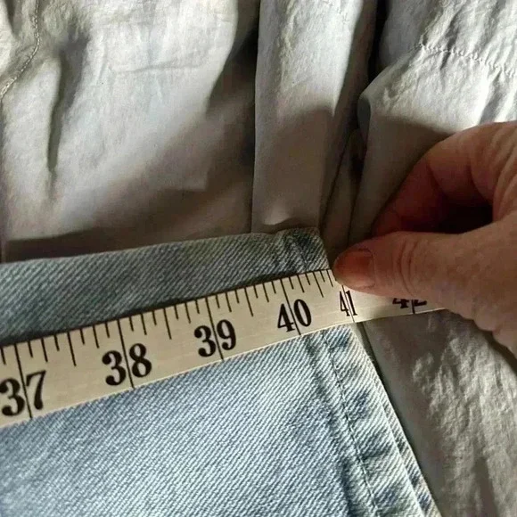 Urban Outfitters BDG size 31 high rise baggy petite distressed denim jeans. - Picture 9 of 10